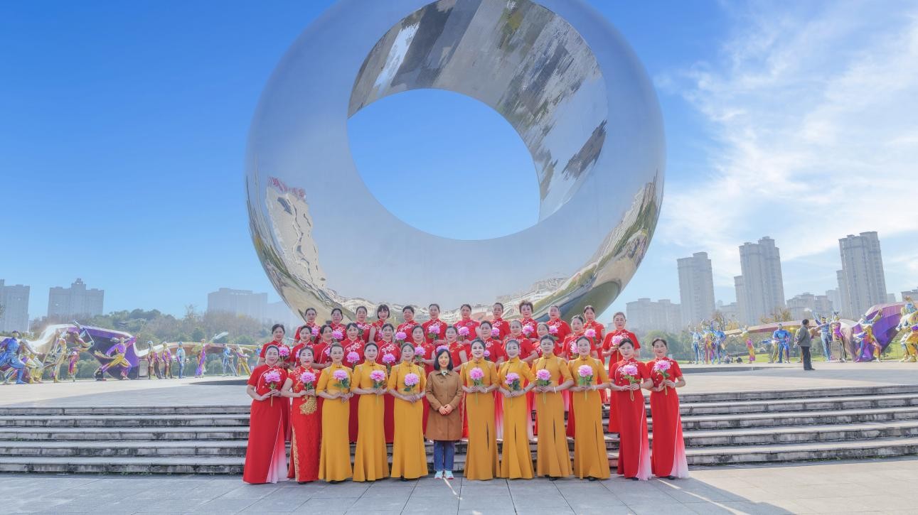 金寨县老年大学——舞蹈《花开中国》 金徽耀彩