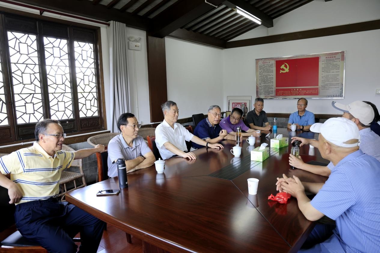 副会长罗昌平在黟县调研标准化建设